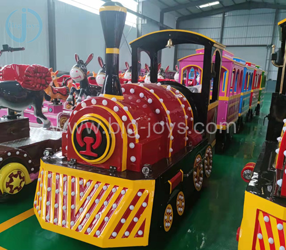 Shopping mall trackless train